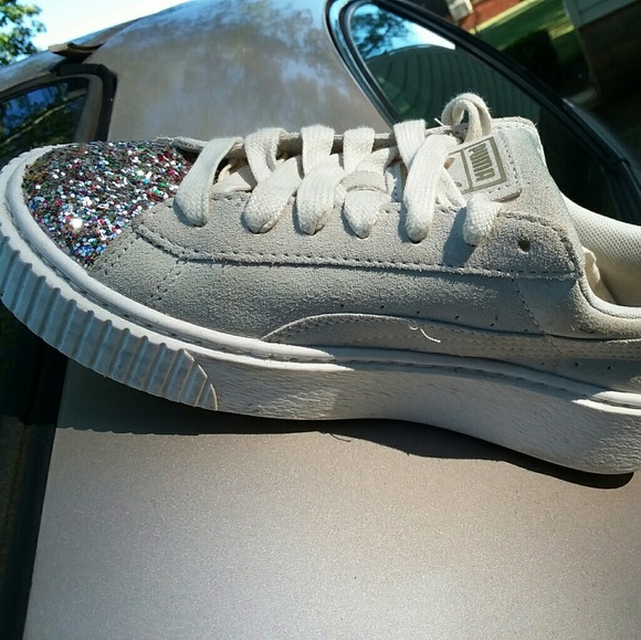 Shoes - Picture 4 of 4